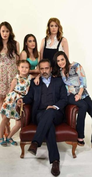 مسلسل وقت العشق الموسم الاول الحلقة 1 مترجمة